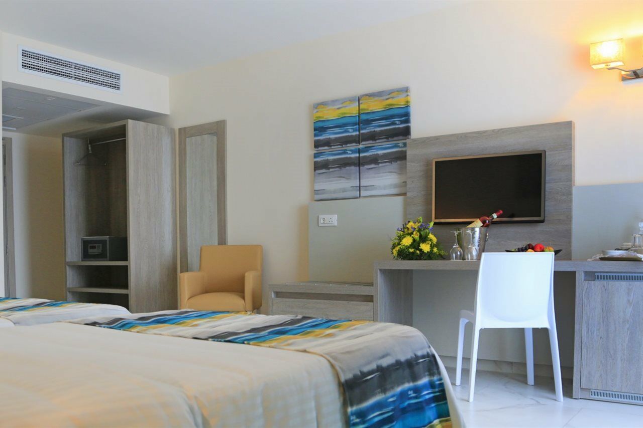 Riviera Spa Resort - Adults Only Mellieha Exterior photo